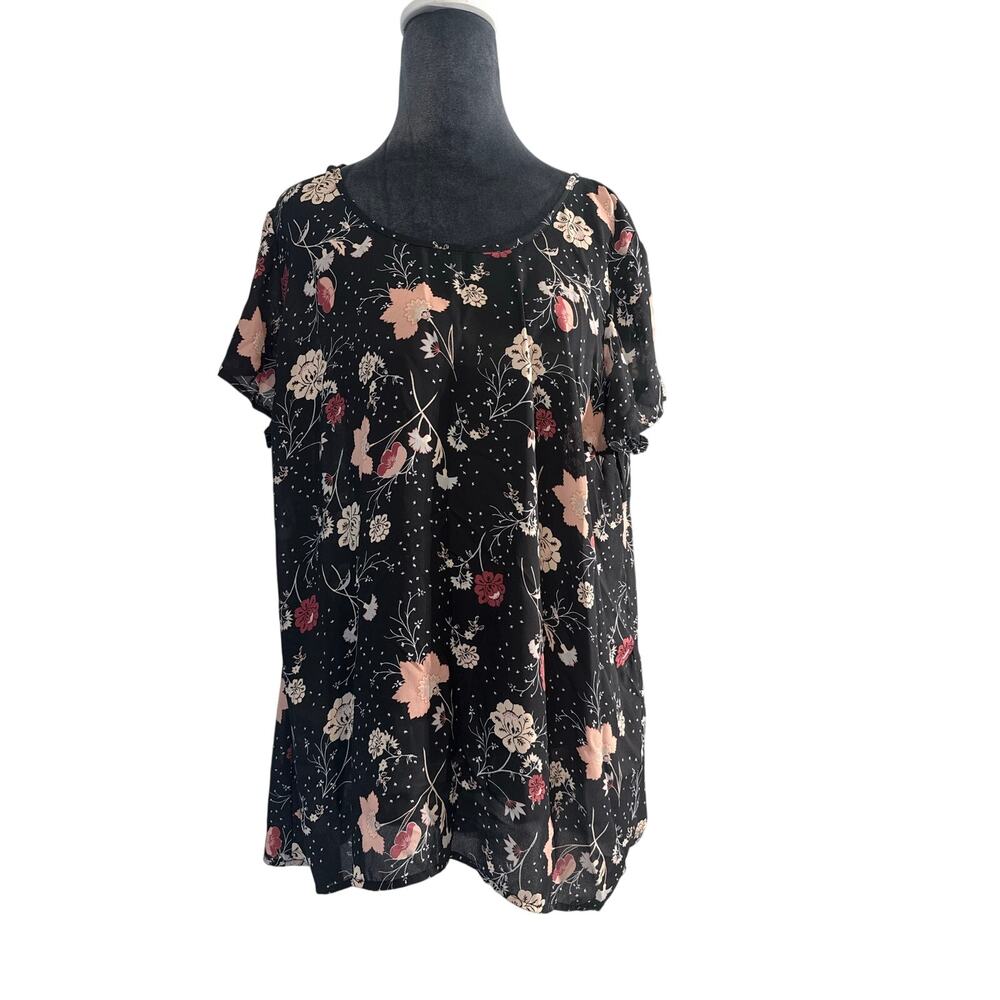 Torrid Size 0 Black Floral Blouse Short Sleeve Keyhole Pleated Tunic Top